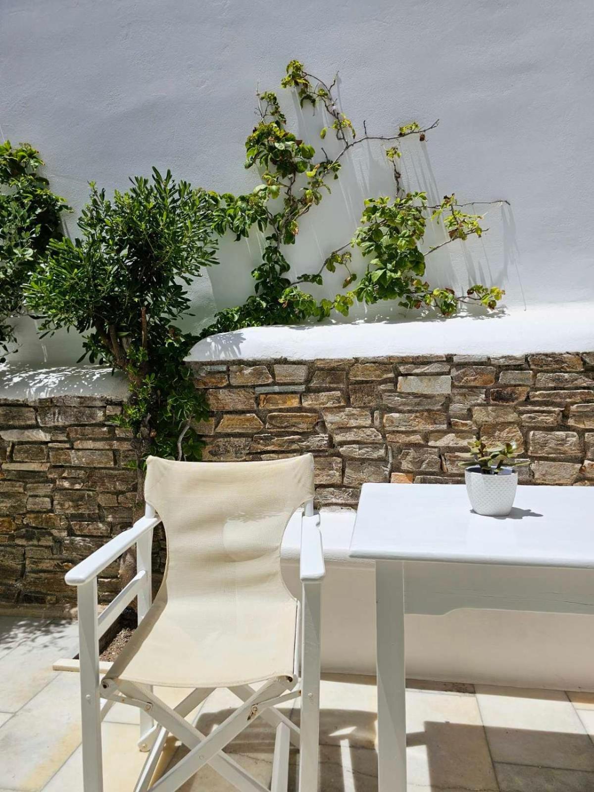 Aegeo Inn Antiparos Екстер'єр фото