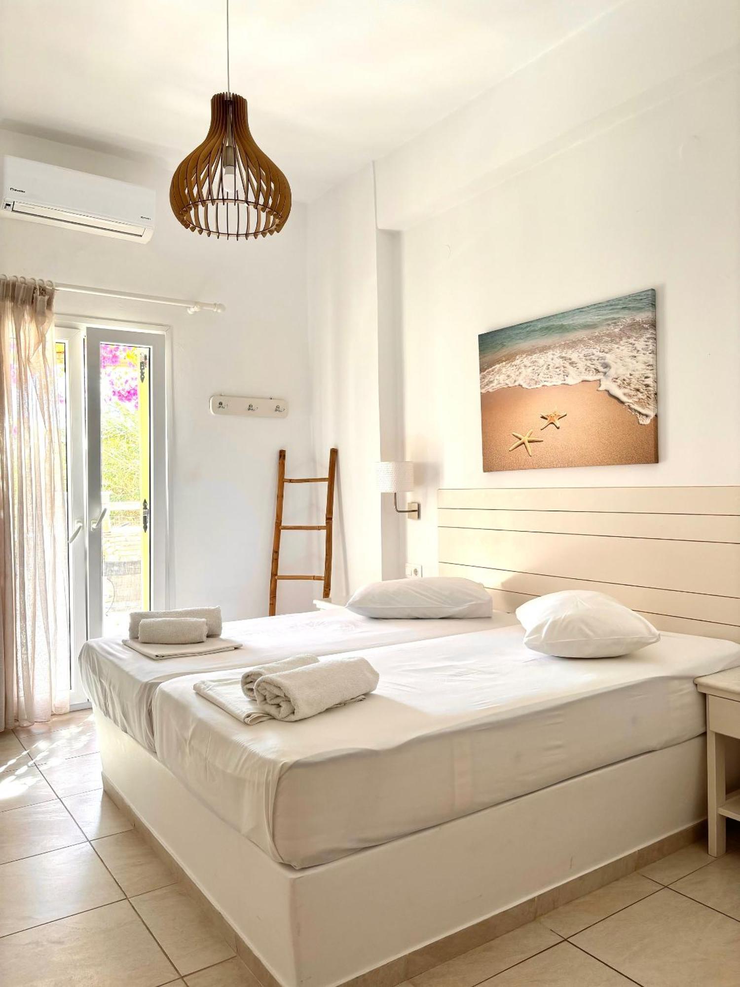 Aegeo Inn Antiparos Екстер'єр фото